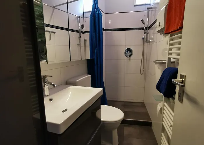 - Doppelzimmer * Sauerthal